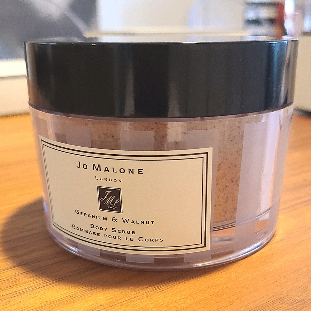 NWT New in Box FULL SIZE Jo Malone Geranium & Walnut Body Scrub